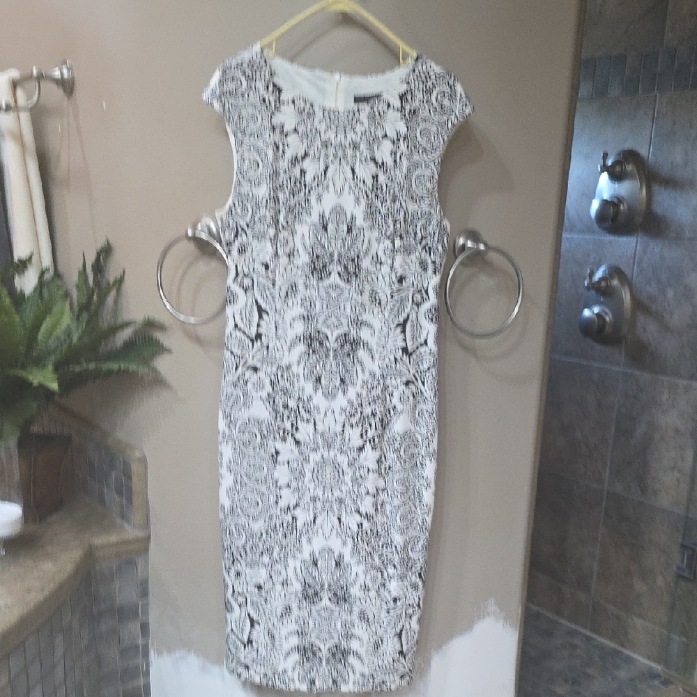 Maggy London Monochrome Patterned Midi Dress